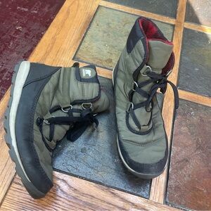 Sorel Whitney Short Lace 200g Waterproof Winter Boots Nori Buffalo Size 8.5